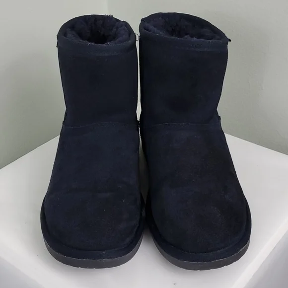 Minnetonka Dark Navy Blue Short Boot Size 6 - Picture 2 of 8